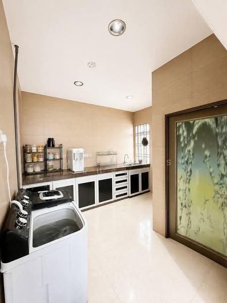Rumah Teres 2-Tingkat untuk Dijual di Bandar Seri Alam (Masai) - Amir Faris Rusli - Kitchen - PropertyGuru.com.my