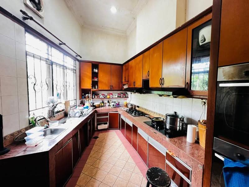 Bungalow House untuk Dijual di Taman Cheras Jaya (Cheras) - Wan Hilmi - Kitchen - PropertyGuru.com.my