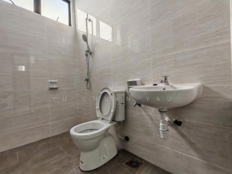 Rumah Berkembar untuk Dijual di Melaka City (Melaka) - Yu Chuan Yau - Bathroom - PropertyGuru.com.my