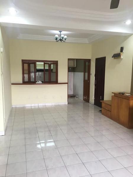 Kondominium untuk Dijual di Selesa Puteri Condominium - Jacky Chai - Living Room - PropertyGuru.com.my