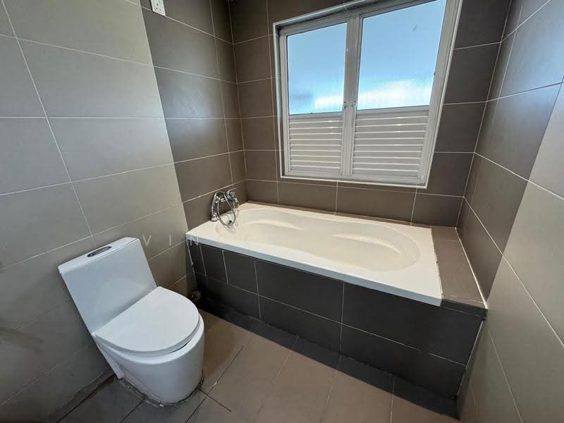 Rumah Teres untuk Dijual di Shah Alam (Selangor) - Vincent Tan - Bathroom - PropertyGuru.com.my