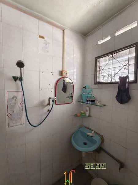 1-storey Terraced House for Sale in South Port (Pelabuhan Selatan) (Port Klang (Pelabuhan Klang)) - M.K. Heng - Bathroom - PropertyGuru.com.my