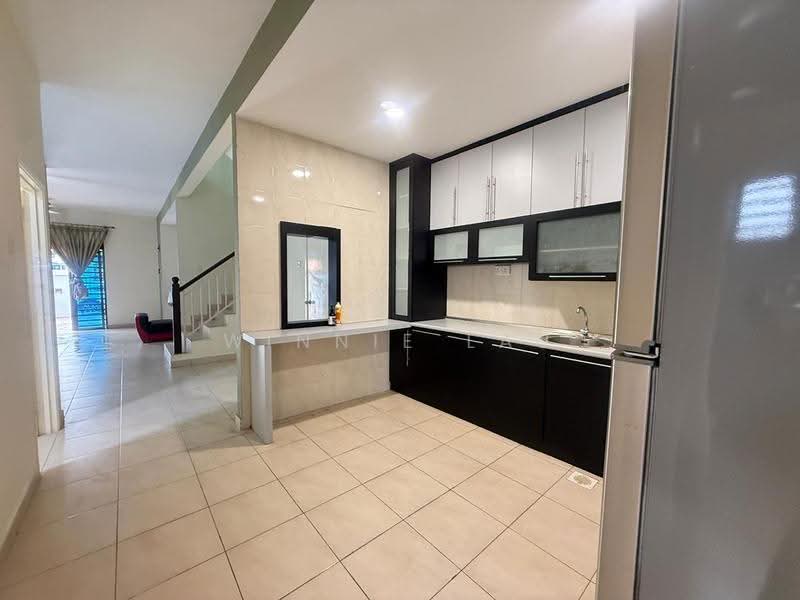 Rumah Kluster untuk Disewa di Taman Mount Austin (Tebrau) - Winnie Lau - Kitchen - PropertyGuru.com.my