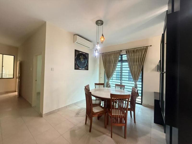 Rumah Kluster untuk Disewa di Taman Mount Austin (Tebrau) - Winnie Lau - Dining Room - PropertyGuru.com.my