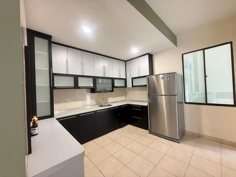 Rumah Kluster untuk Disewa di Taman Mount Austin (Tebrau) - Winnie Lau - Kitchen - PropertyGuru.com.my