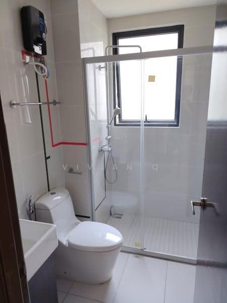 Kondominium untuk Disewa di Kings Bay @ Country Garden Danga Bay - Vivian Q - Bathroom - PropertyGuru.com.my