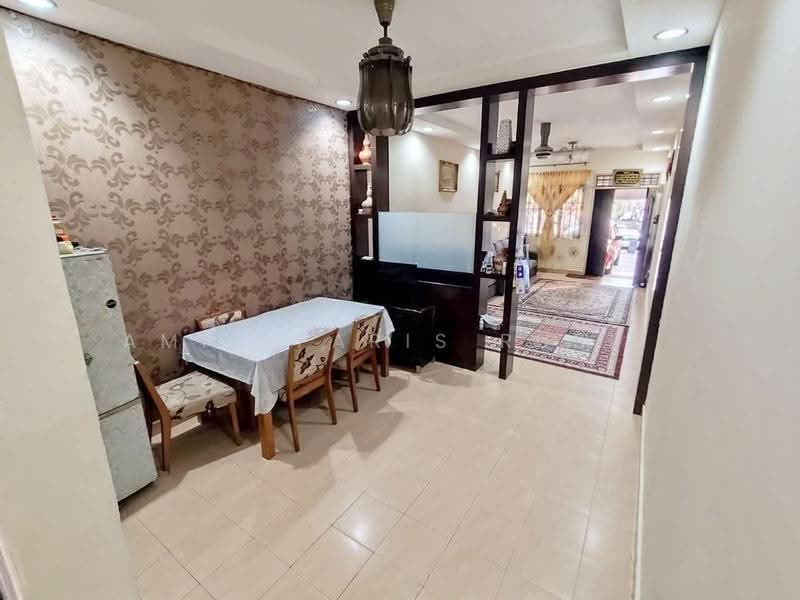 Rumah Teres 1-Tingkat untuk Dijual di Taman Bukit Tiram (Ulu Tiram) - Amir Faris Rusli - Dining Room - PropertyGuru.com.my