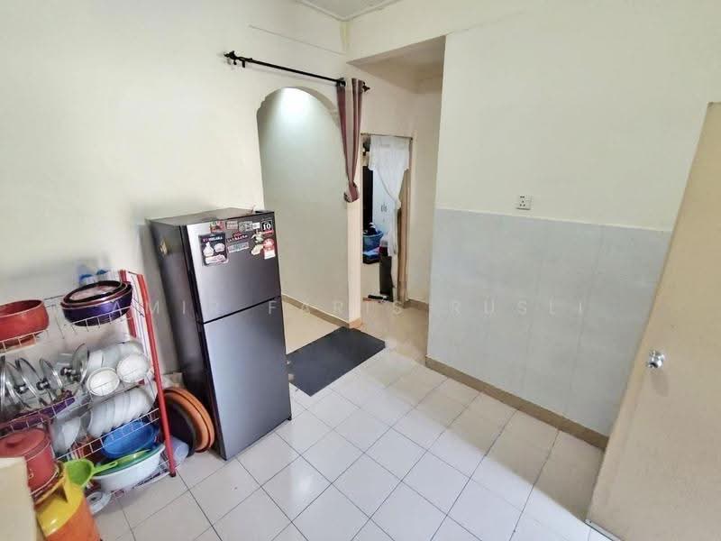 Rumah Teres 1-Tingkat untuk Dijual di Taman Bukit Tiram (Ulu Tiram) - Amir Faris Rusli - Kitchen - PropertyGuru.com.my