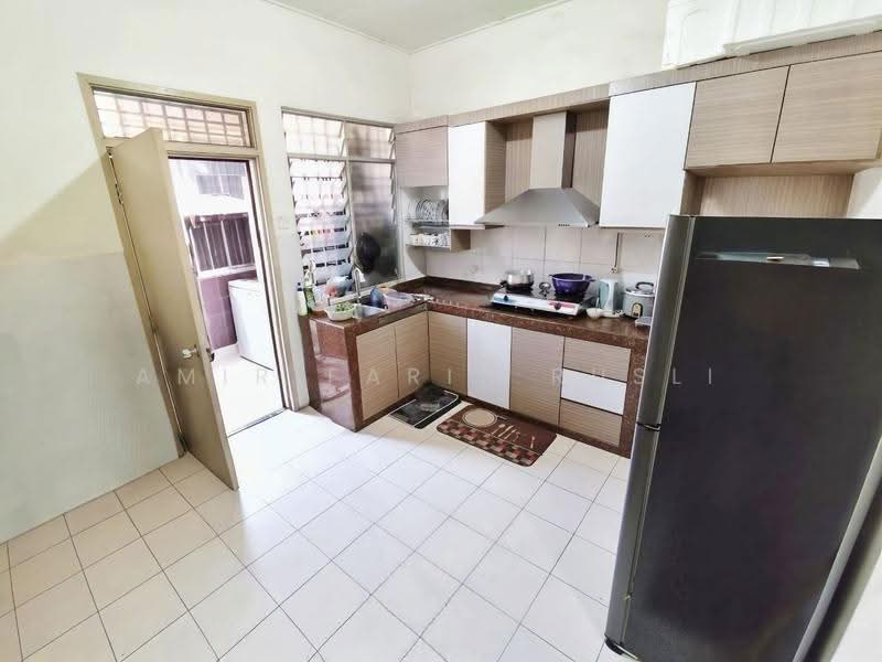 Rumah Teres 1-Tingkat untuk Dijual di Taman Bukit Tiram (Ulu Tiram) - Amir Faris Rusli - Kitchen - PropertyGuru.com.my
