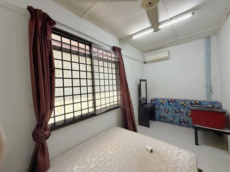 2-storey Terraced House for Sale in Johor Bahru (Johor) - Dylan Tan - Bedroom - PropertyGuru.com.my
