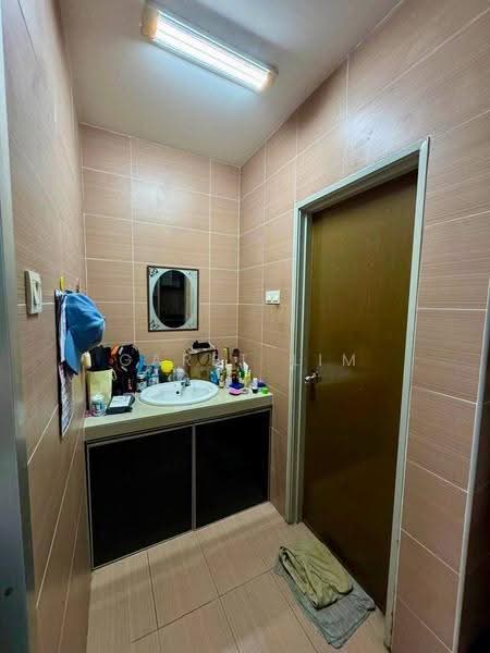 2-storey Terraced House for Sale in Taman Bestari Indah (Ulu Tiram) - Garet Lim - Bathroom - PropertyGuru.com.my