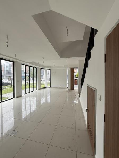 Rumah Teres 3-Tingkat untuk Dijual di Taman Puchong Legenda (Puchong) - Sky Wong - Living Room - PropertyGuru.com.my