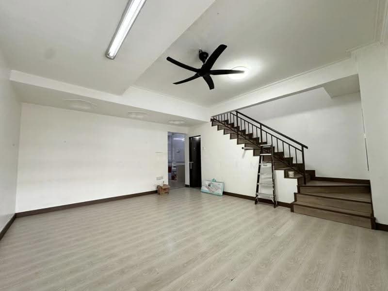 Rumah Teres 2-Tingkat untuk Dijual di Bandar Seri Alam (Masai) - Garet Lim - Living Room - PropertyGuru.com.my