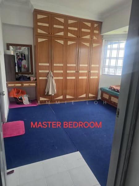 Kondominium untuk Dijual di D'Casa Condominium - Cammie Loh - Master Bedroom - PropertyGuru.com.my