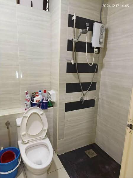 Service Residence for Sale at D'Summit Residences - Regine Ng - Bathroom - PropertyGuru.com.my