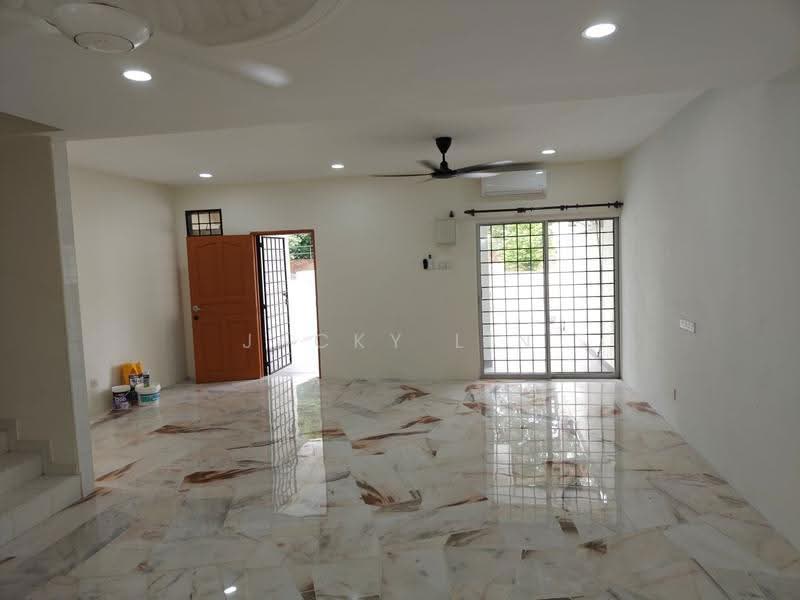2-storey Terraced House for Rent in Saujana Puchong (Puchong) - Jacky Lin - Living Room - PropertyGuru.com.my