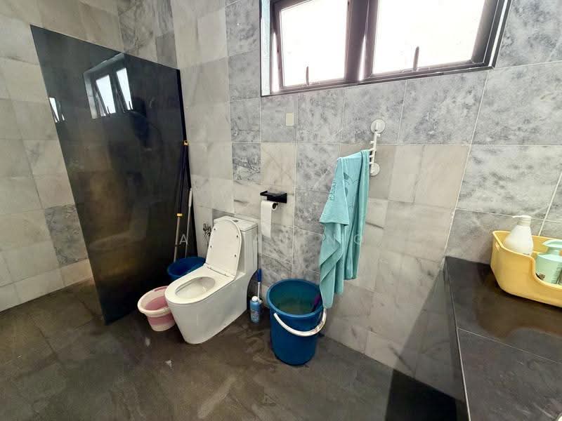 Semi-Detached House for Sale in Bandar Sungai Long (Selangor) - Aivan Ng - Bathroom - PropertyGuru.com.my