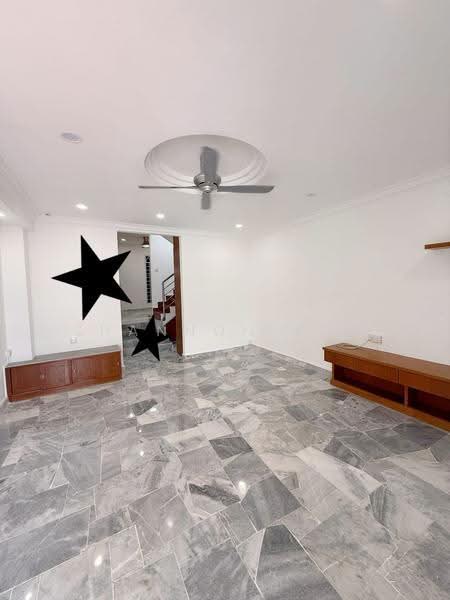 2-storey Terraced House for Sale in Taman Wawasan (Puchong) - Shannon Soo - Living Room - PropertyGuru.com.my