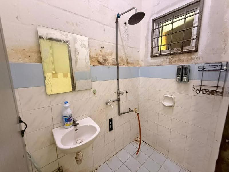 Rumah Teres 2-Tingkat untuk Dijual di Taman Pelangi (Rawang) - Yean Ma - Bathroom - PropertyGuru.com.my