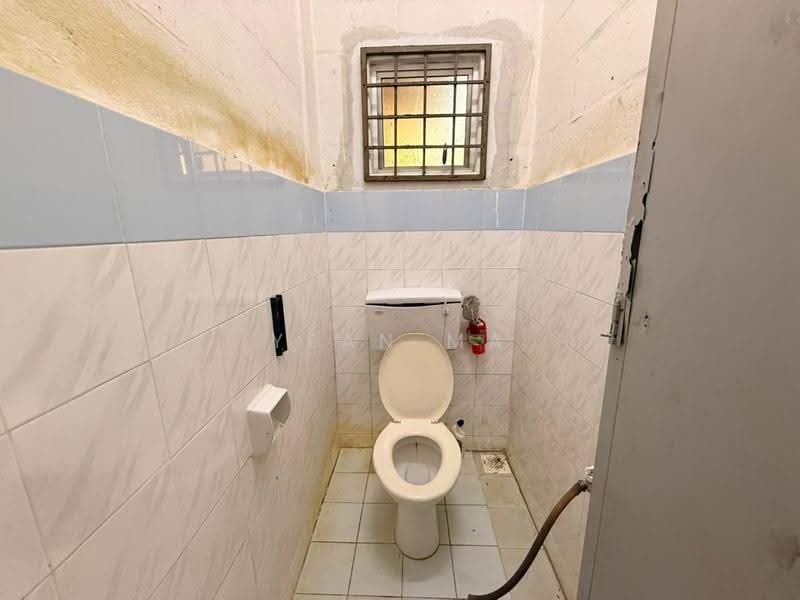 Rumah Teres 2-Tingkat untuk Dijual di Taman Pelangi (Rawang) - Yean Ma - Bathroom - PropertyGuru.com.my