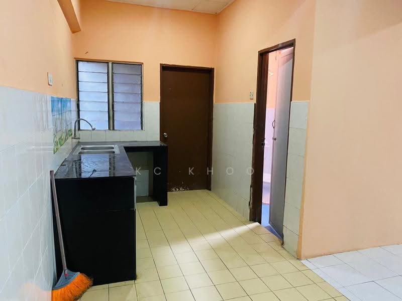 Pangsapuri untuk Dijual di Pangsapuri Perdana Villa - KC Khoo - Kitchen - PropertyGuru.com.my