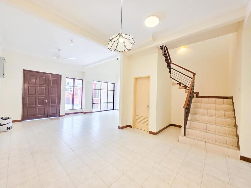 2-storey Terraced House for Sale in Bukit Jelutong (Shah Alam) - Nadia Shukri - Living Room - PropertyGuru.com.my