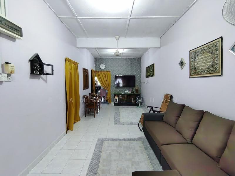 1-storey Terraced House for Sale in Telok Panglima Garang (Selangor) - Syamsul Ilham - Living Room - PropertyGuru.com.my