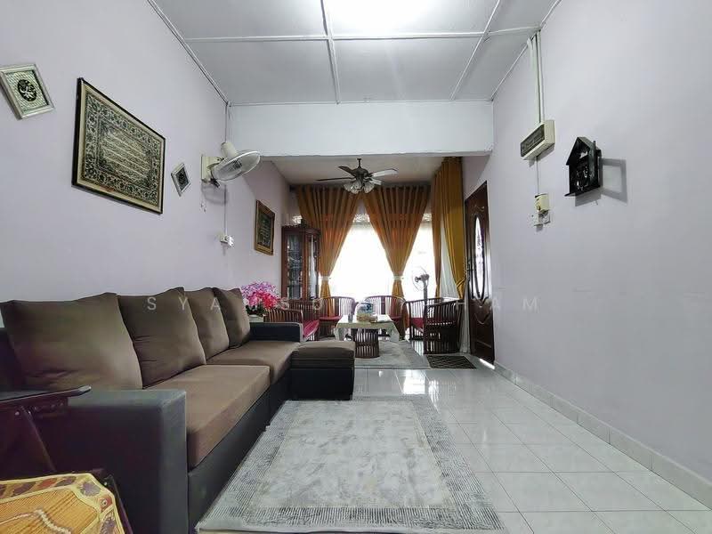 1-storey Terraced House for Sale in Telok Panglima Garang (Selangor) - Syamsul Ilham - Living Room - PropertyGuru.com.my