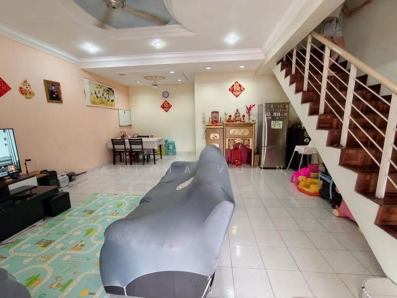 2.5-storey Terraced House for Sale in Taman Gaya (Ulu Tiram) - Alicia Voon - PropertyGuru.com.my