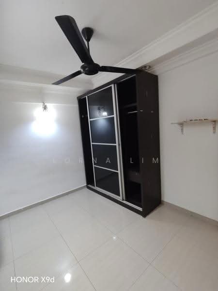 Pangsapuri untuk Dijual di Meranti Apartment - Lorna Lim - Bedroom - PropertyGuru.com.my