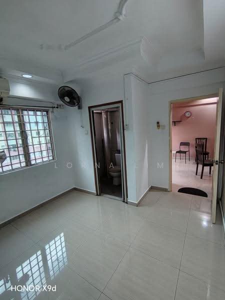Pangsapuri untuk Dijual di Meranti Apartment - Lorna Lim - Bathroom - PropertyGuru.com.my