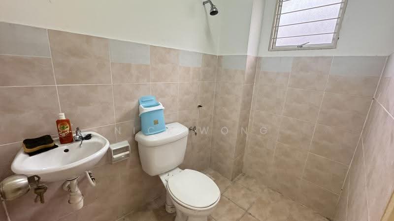 Rumah Teres 2-Tingkat untuk Dijual di TAMAN PUCHONG UTAMA (Puchong) - Nick Wong - Bathroom - PropertyGuru.com.my