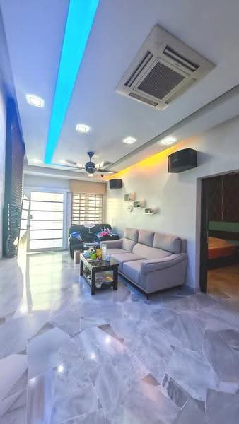 Rumah Teres 1-Tingkat untuk Dijual di Taman Serdang Jaya (Seri Kembangan) - Frances Liew - Living Room - PropertyGuru.com.my