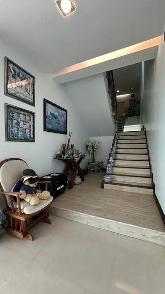 Semi-Detached House for Sale in Ukay Perdana (Ulu Kelang) - Chew . - Entrance - PropertyGuru.com.my