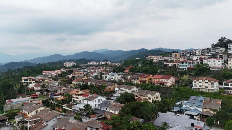 Semi-Detached House for Sale in Ukay Perdana (Ulu Kelang) - Chew . - Exterior - PropertyGuru.com.my