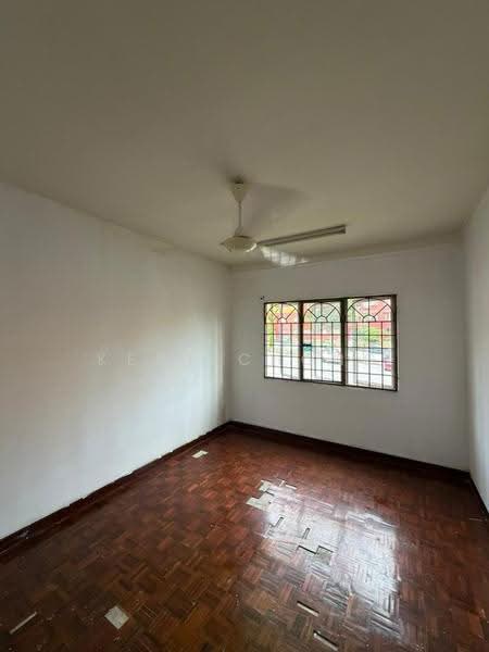 Pangsapuri untuk Dijual di Putra Permai Block C - Kent Chong - Interior - PropertyGuru.com.my