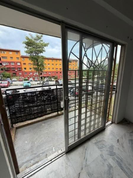 Pangsapuri untuk Dijual di Putra Permai Block C - Kent Chong - Balcony - PropertyGuru.com.my