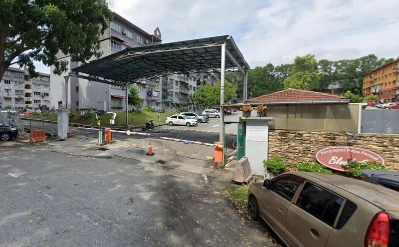 Pangsapuri untuk Dijual di Putra Permai Block C - Kent Chong - Exterior - PropertyGuru.com.my