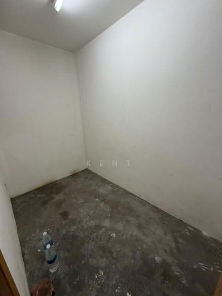 Pangsapuri untuk Dijual di Putra Permai Block C - Kent Chong - Interior - PropertyGuru.com.my