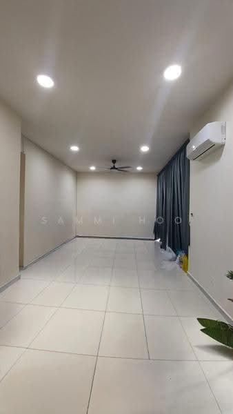 Condominium for Rent at Royal Strand @ Country Garden Danga Bay - Sammi Hoo - Living Room - PropertyGuru.com.my