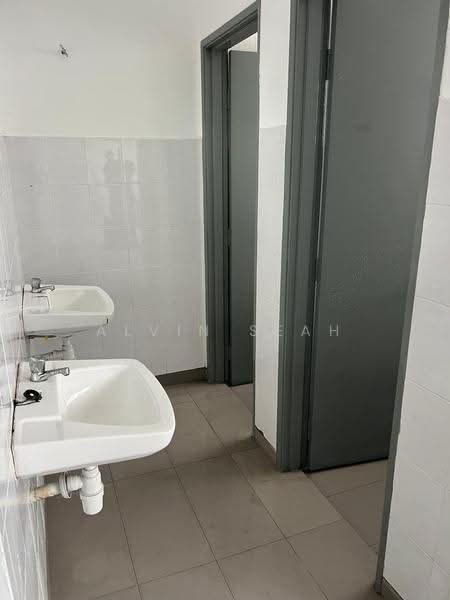 Shop / Office untuk Disewa di Bandar Botanic (Klang) - Alvin Seah - Bathroom - PropertyGuru.com.my