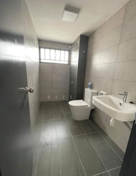 Rumah Teres untuk Disewa di Mahkota Hills (Lenggeng) - RIZ1 . - Bathroom - PropertyGuru.com.my