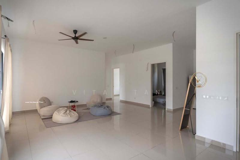 Rumah Bandar untuk Dijual di Eco Ardence (Setia Alam) - Vitas Tan - Living Room - PropertyGuru.com.my