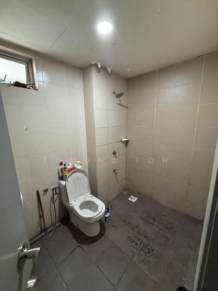 Kediaman Servis untuk Dijual di Pandan Residence 2 - Edmund Loh - Bathroom - PropertyGuru.com.my