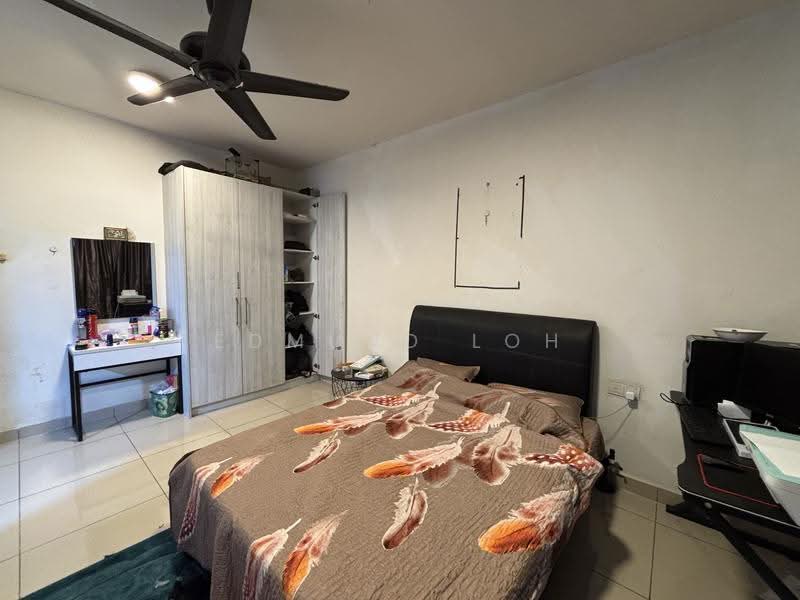 Kediaman Servis untuk Dijual di Pandan Residence 2 - Edmund Loh - Bedroom - PropertyGuru.com.my