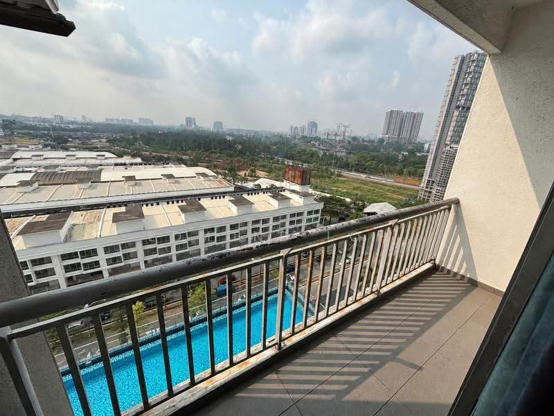 Kediaman Servis untuk Dijual di Pandan Residence 2 - Edmund Loh - Balcony - PropertyGuru.com.my