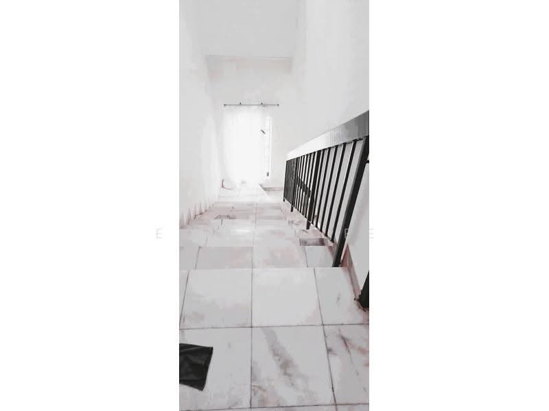Rumah Teres 2-Tingkat untuk Dijual di Taman Sri Gombak (Gombak) - Evelyn Lee - Corridor - PropertyGuru.com.my