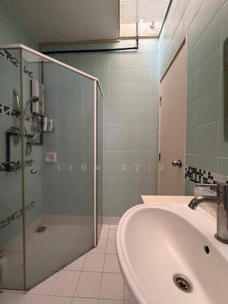 Cluster House for Sale in Sunway Alam Suria (Shah Alam) - Lina Aziz - Bathroom - PropertyGuru.com.my
