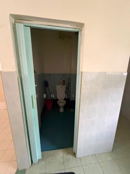 2-storey Terraced House for Rent in Bandar Indahpura (Kulai) - Ken Liew - Bathroom - PropertyGuru.com.my