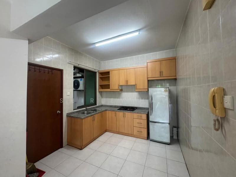 Apartment for Sale at Molek Pine 1 - Shirley Haw - Kitchen - PropertyGuru.com.my